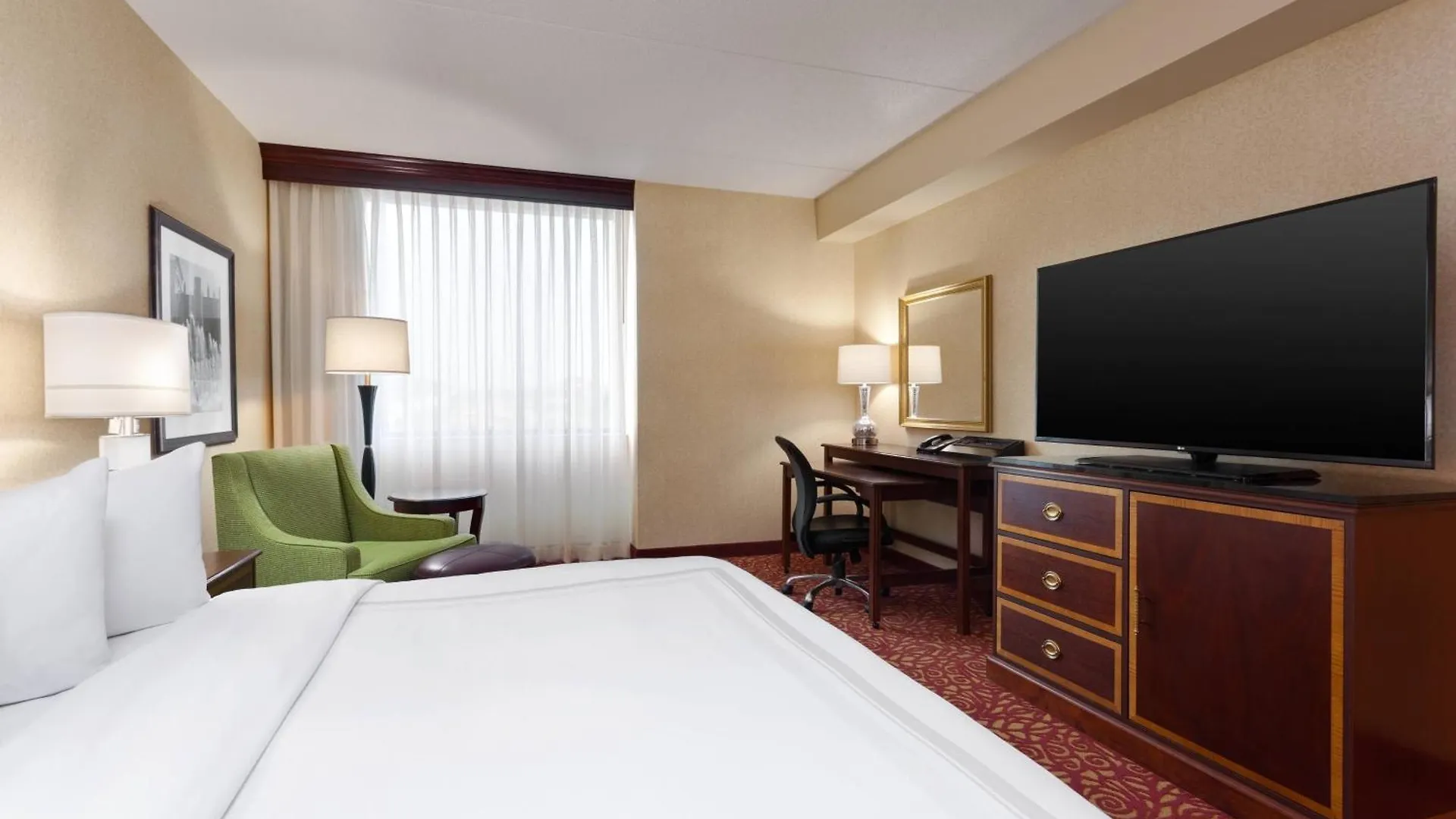 Columbus Airport Marriott Hotel 3*,